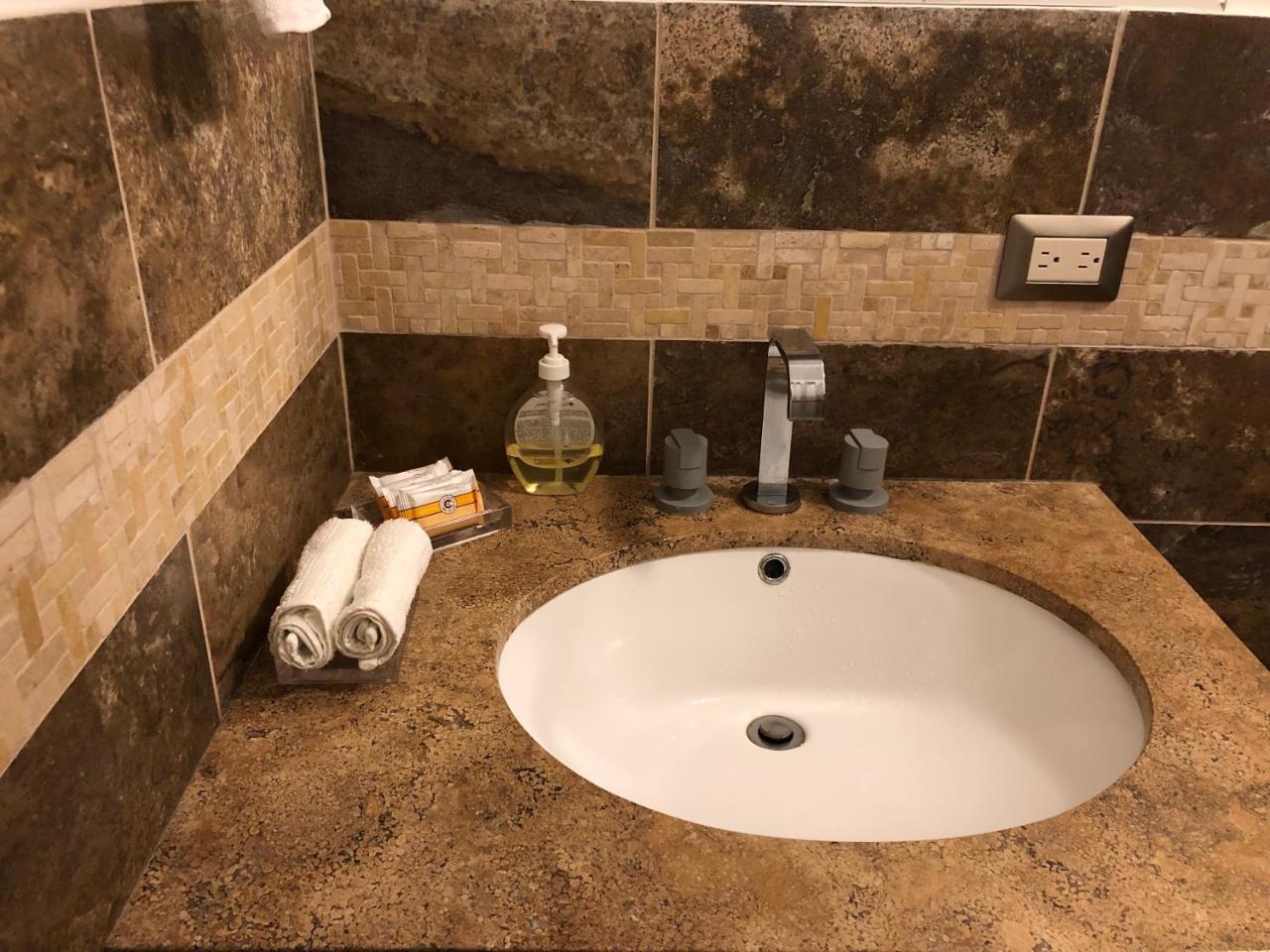 Caihuayna Apart Hotel 파라카스 외부 사진
